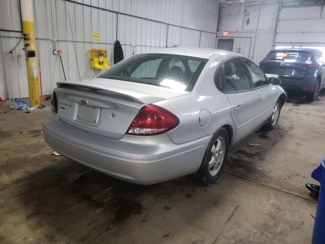Photo 4 from auction – 2007 FORD TAURUS SE with VIN 1FAFP53U77A154197