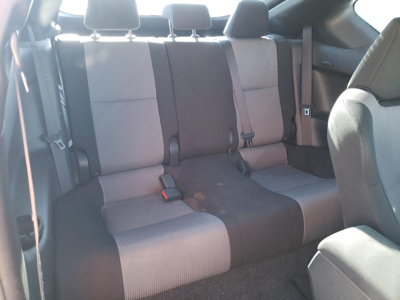 Photo 6 from auction – 2015 TOYOTA SCION TC with VIN JTKJF5C75F3090951