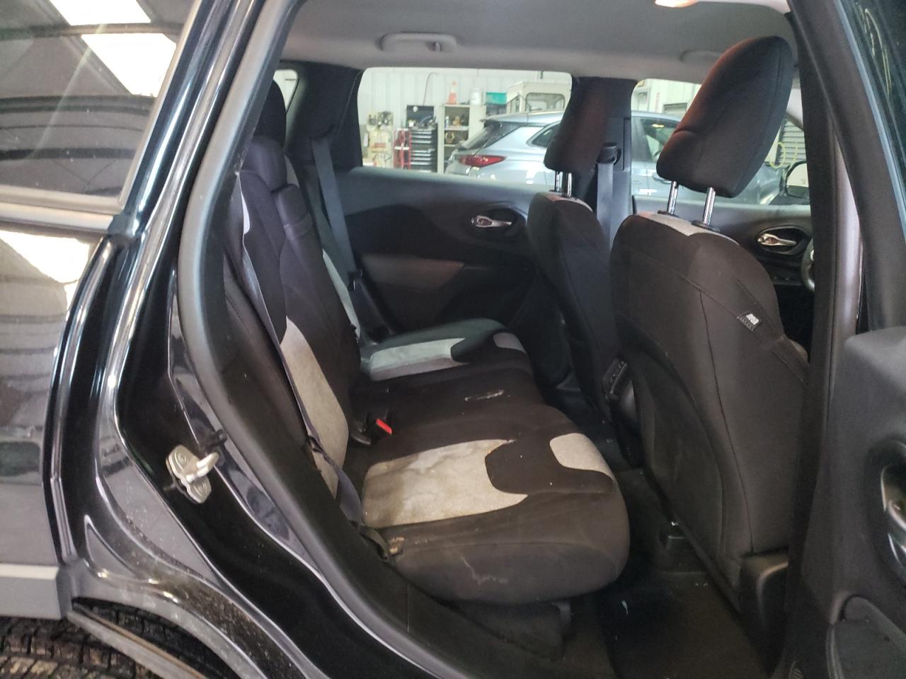 Photo 6 from auction – 2014 JEEP CHEROKEE S with VIN 1C4PJLAB0EW104750