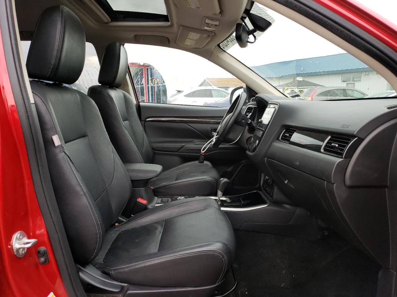 Photo 5 from auction – 2018 MITSUBISHI OUTLANDER with VIN JA4AZ3A32JZ007267