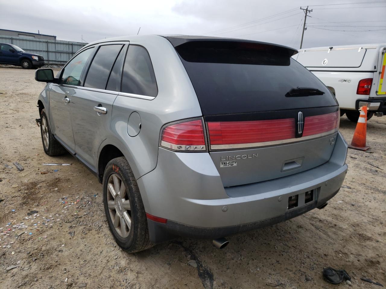 Photo 3 from auction – 2007 LINCOLN MKX with VIN 2LMDU88CX7BJ17435