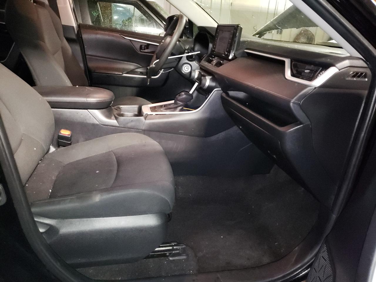 Photo 5 from auction – 2021 TOYOTA RAV4 LE with VIN 2T3F1RFV2MC191972