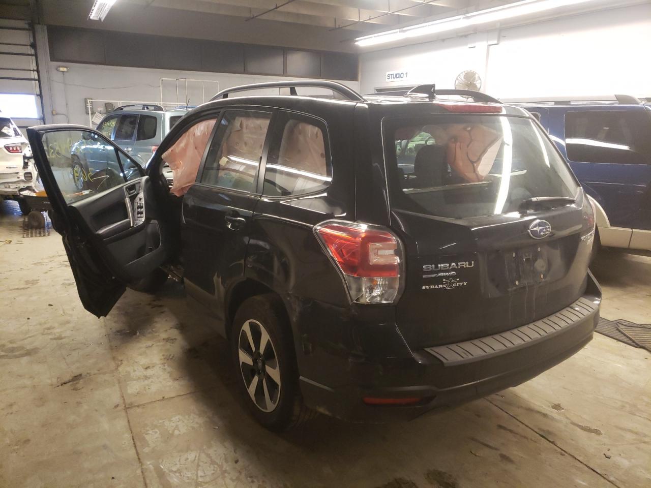 Photo 3 from auction – 2017 SUBARU FORESTER 2 with VIN JF2SJABC7HH569588