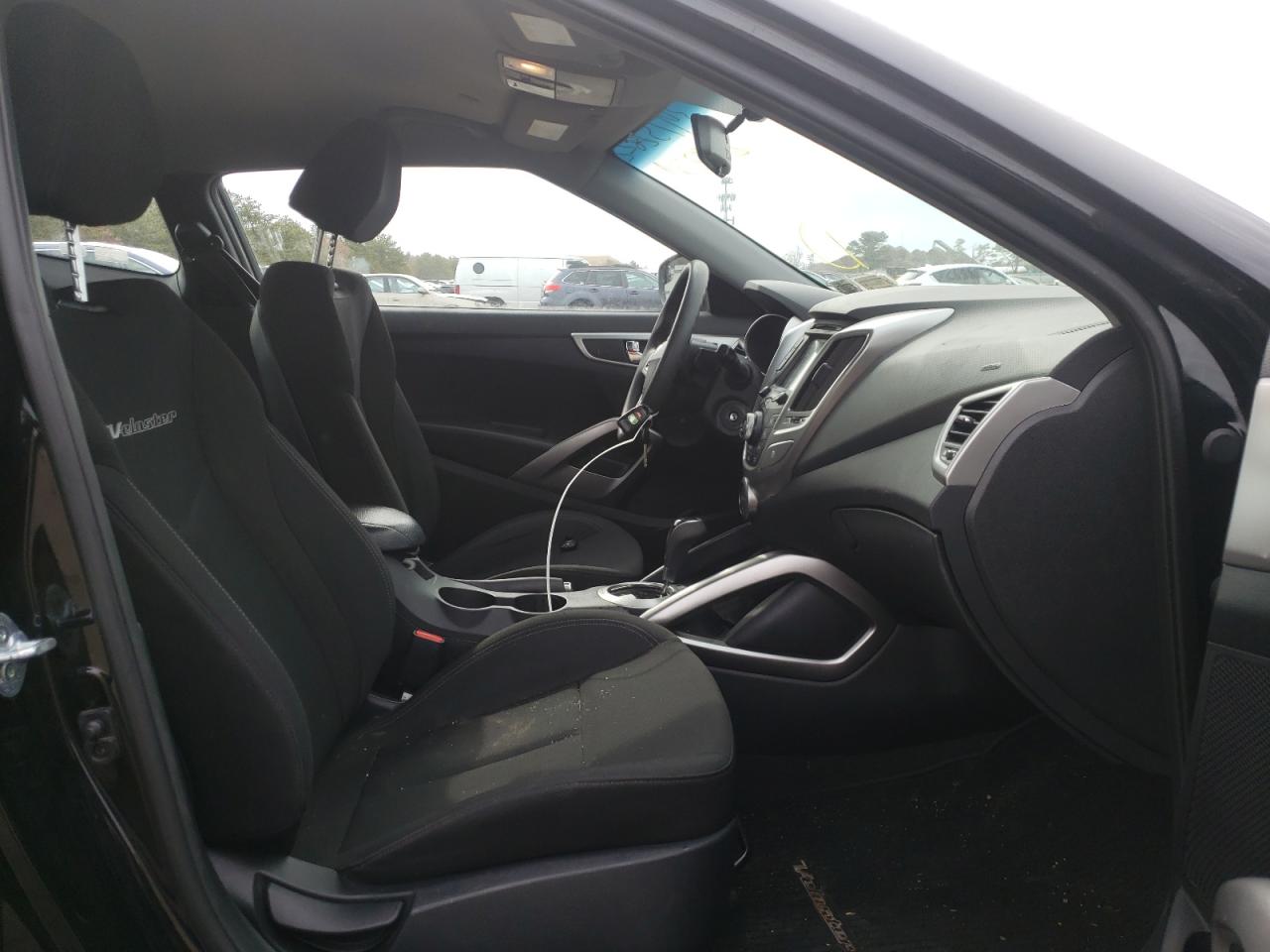 Photo 5 from auction – 2015 HYUNDAI VELOSTER with VIN KMHTC6AD0FU243264