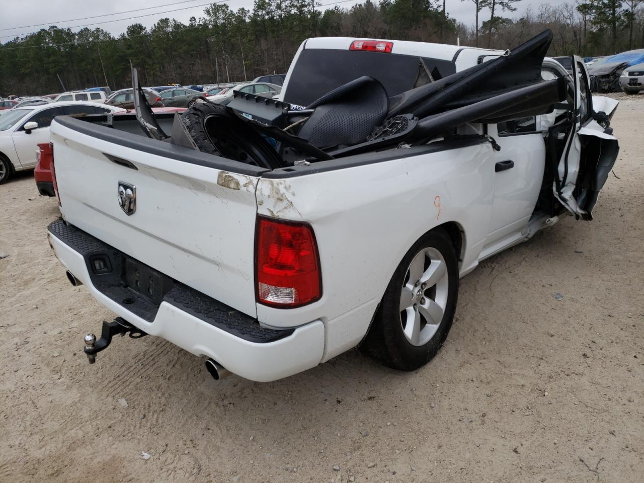 Photo 4 from auction – 2015 RAM 1500 ST with VIN 3C6RR6KT0FG698516