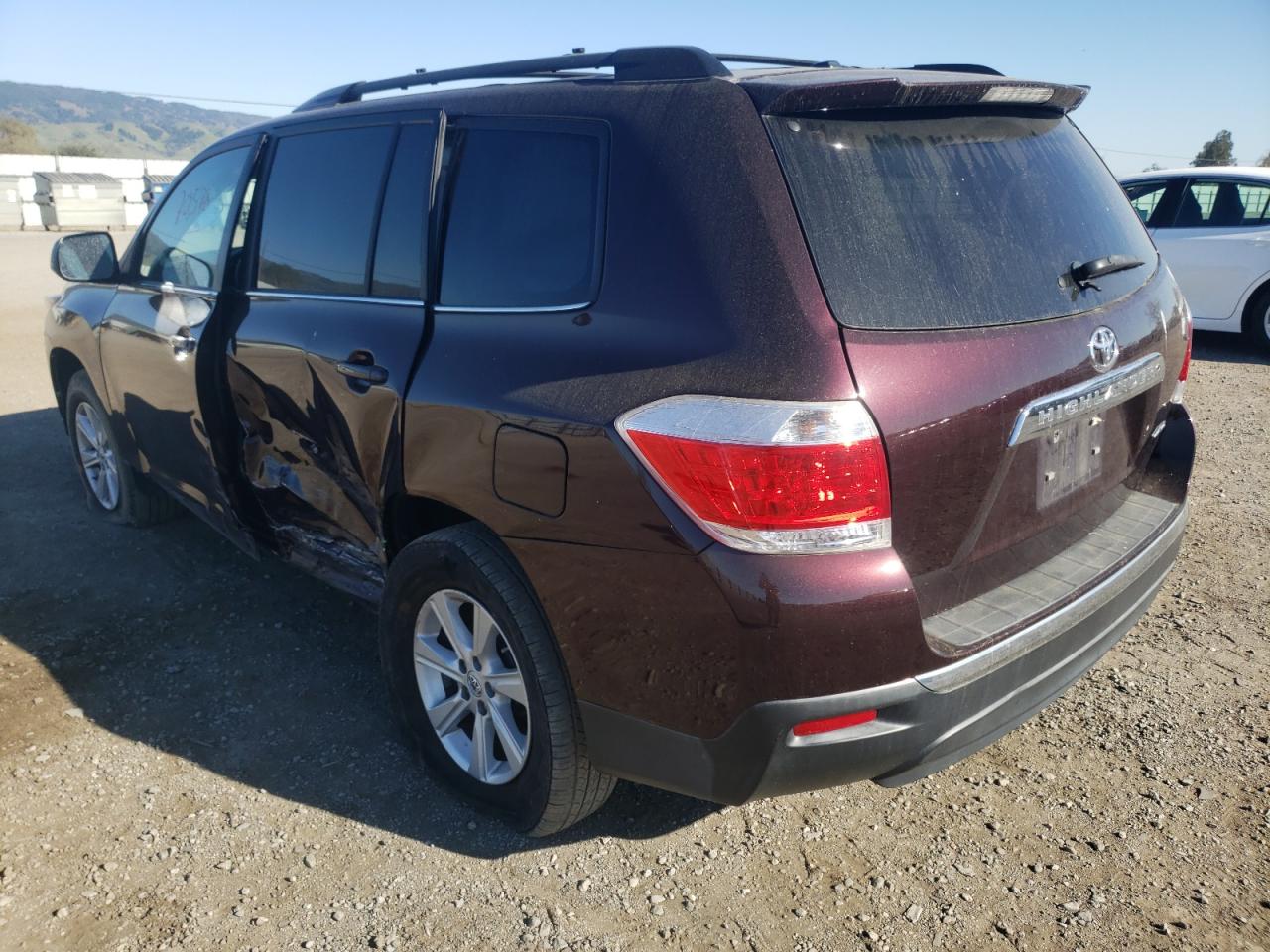 Photo 3 from auction – 2011 TOYOTA HIGHLANDER with VIN 5TDBK3EH8BS050700
