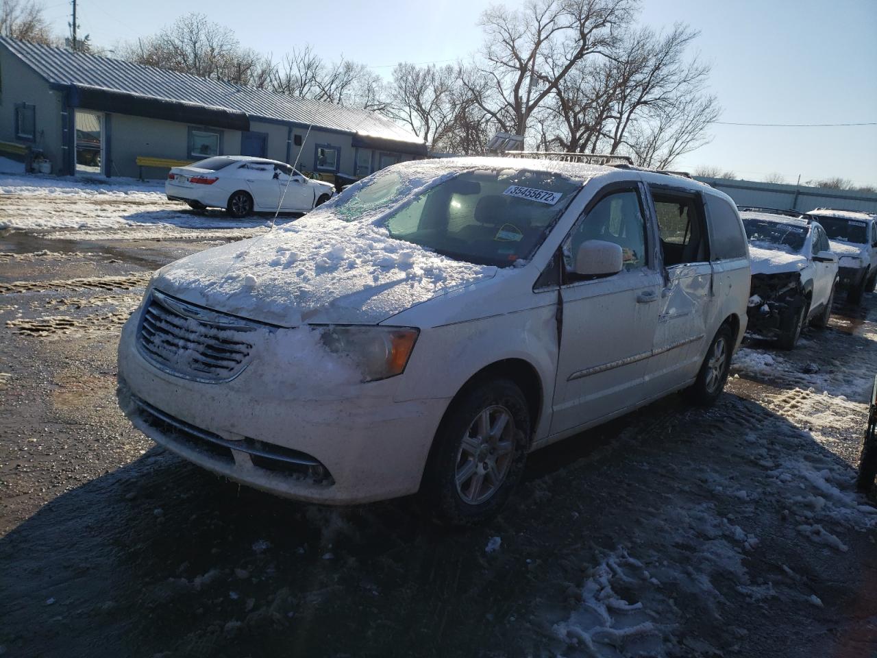 Photo 2 from auction – 2011 CHRYSLER TOWN & COU with VIN 2A4RR5DG2BR723465