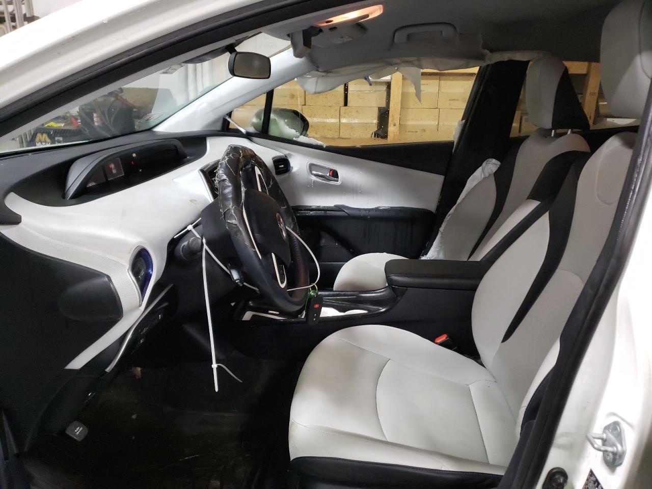 Photo 5 from auction – 2016 TOYOTA PRIUS with VIN JTDKARFU8G3015245