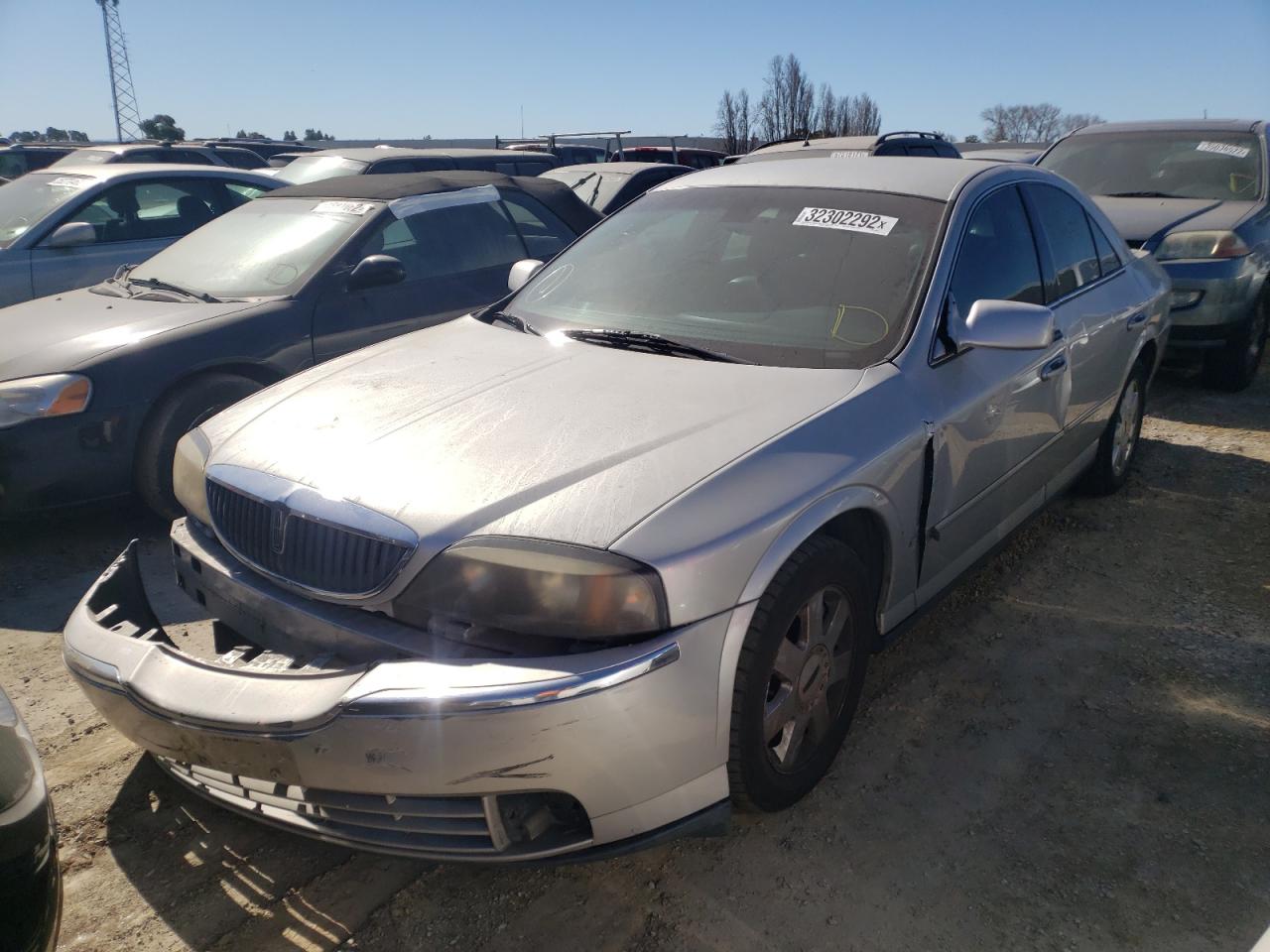 Photo 2 from auction – 2003 LINCOLN LS with VIN 1LNHM86S83Y668743