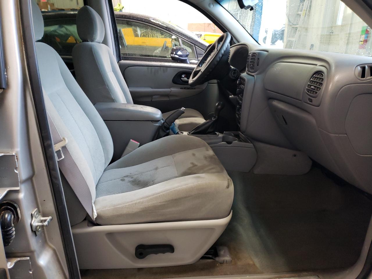 Photo 5 from auction – 2005 CHEVROLET TRAILBLAZE with VIN 1GNDT13S752128993