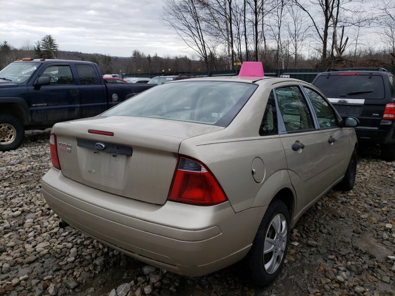 Photo 4 from auction – 2007 FORD FOCUS ZX4 with VIN 1FAFP34N97W219744
