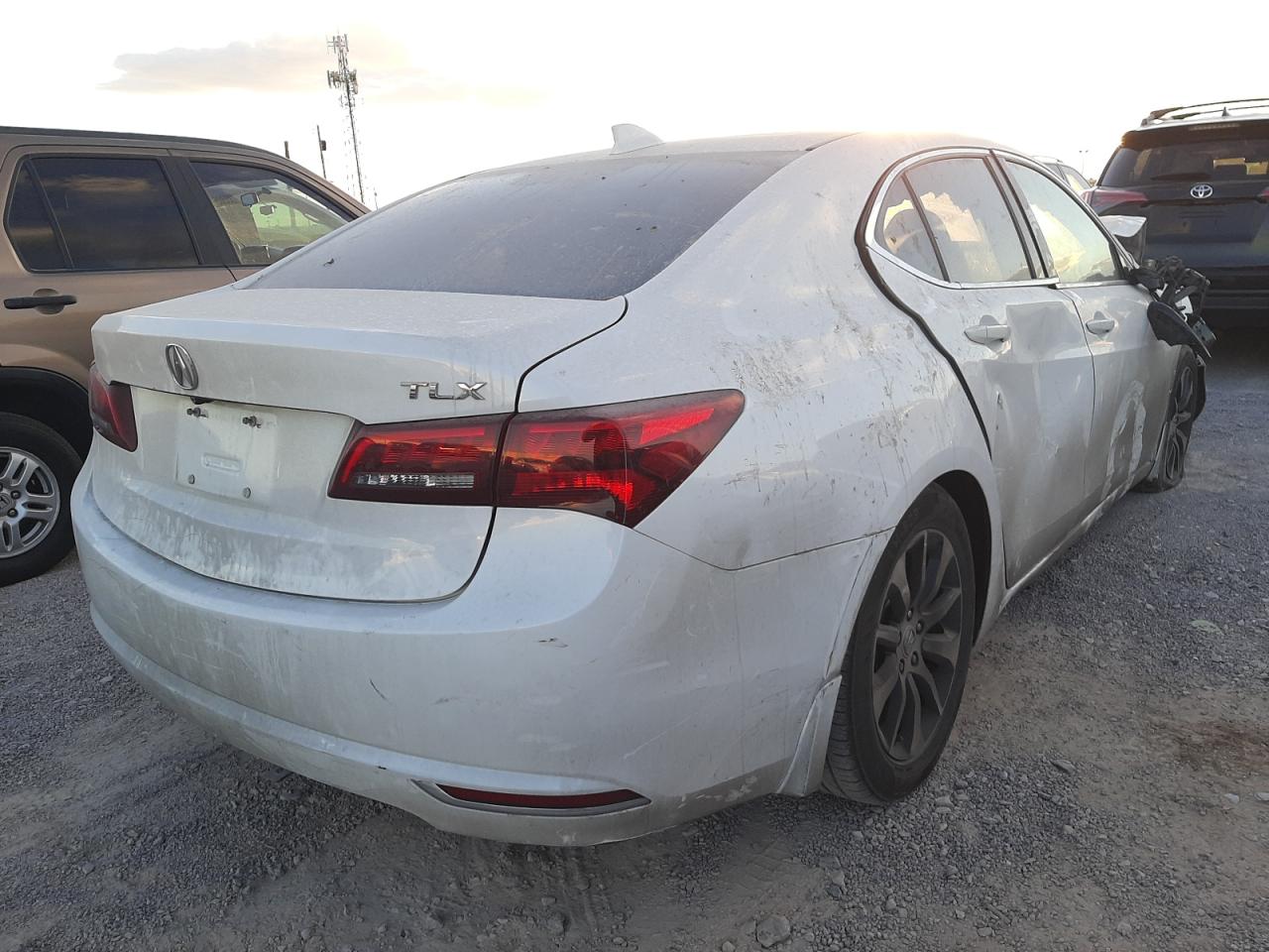 Zdjęcie 4 z aukcji – 2015 ACURA TLX TECH z VIN 19UUB1F5XFA021107