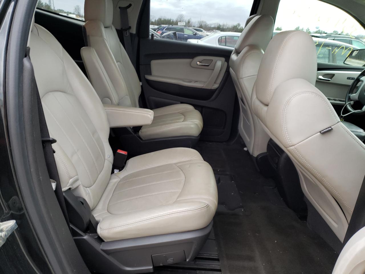 Photo 6 from auction – 2011 CHEVROLET TRAVERSE L with VIN 1GNKRLED8BJ341971