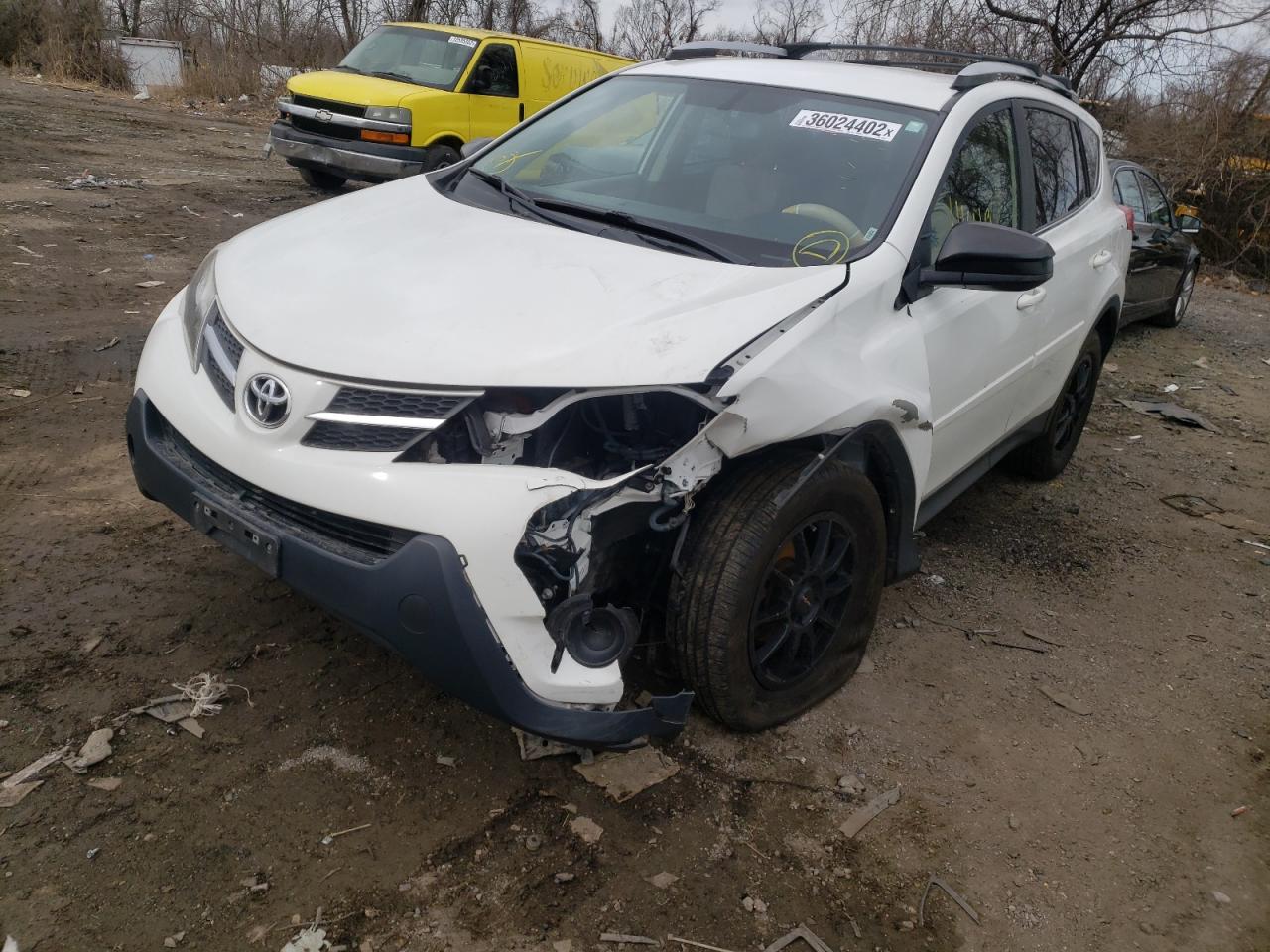 Photo 2 from auction – 2015 TOYOTA RAV4 LE with VIN JTMBFREV9FD119618