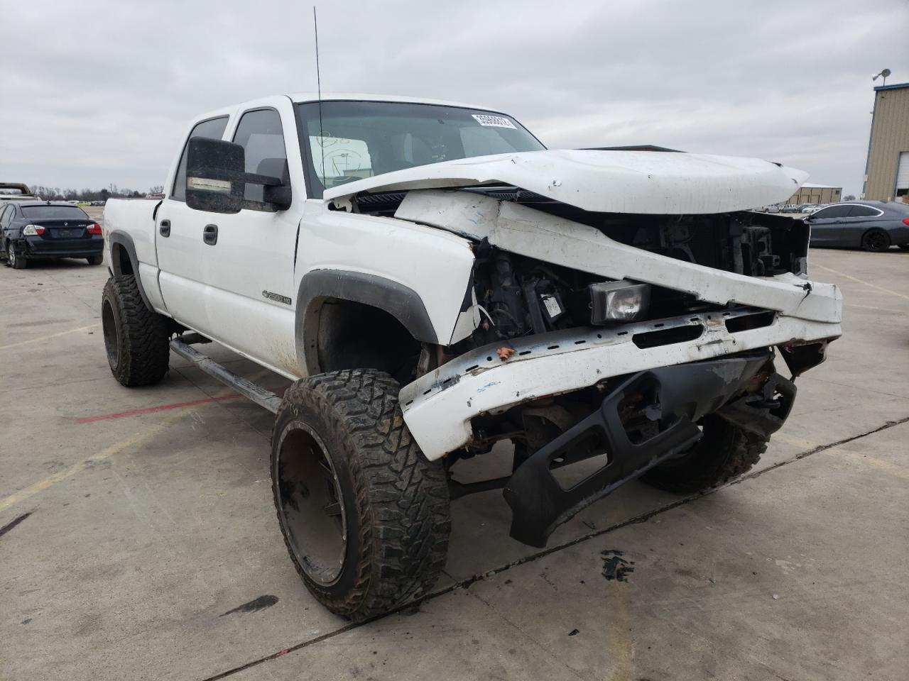 CHEVROLET SILVERADO 2002 with VIN 1GCHK23U62F115614 - Photo from auction