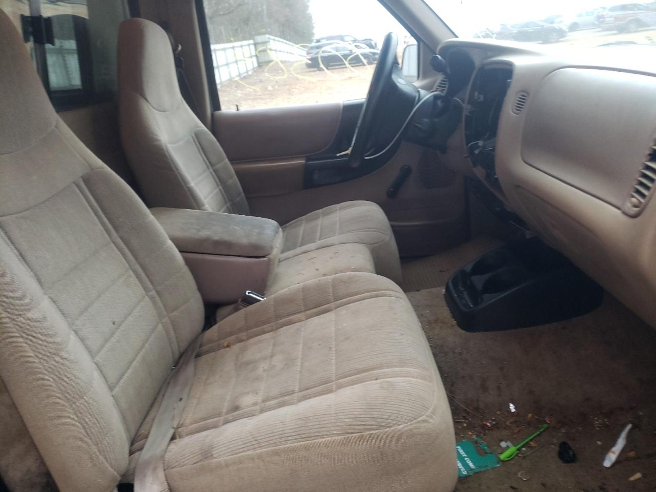 Photo 5 from auction – 1997 FORD RANGER with VIN 1FTCR10X1VUA52372