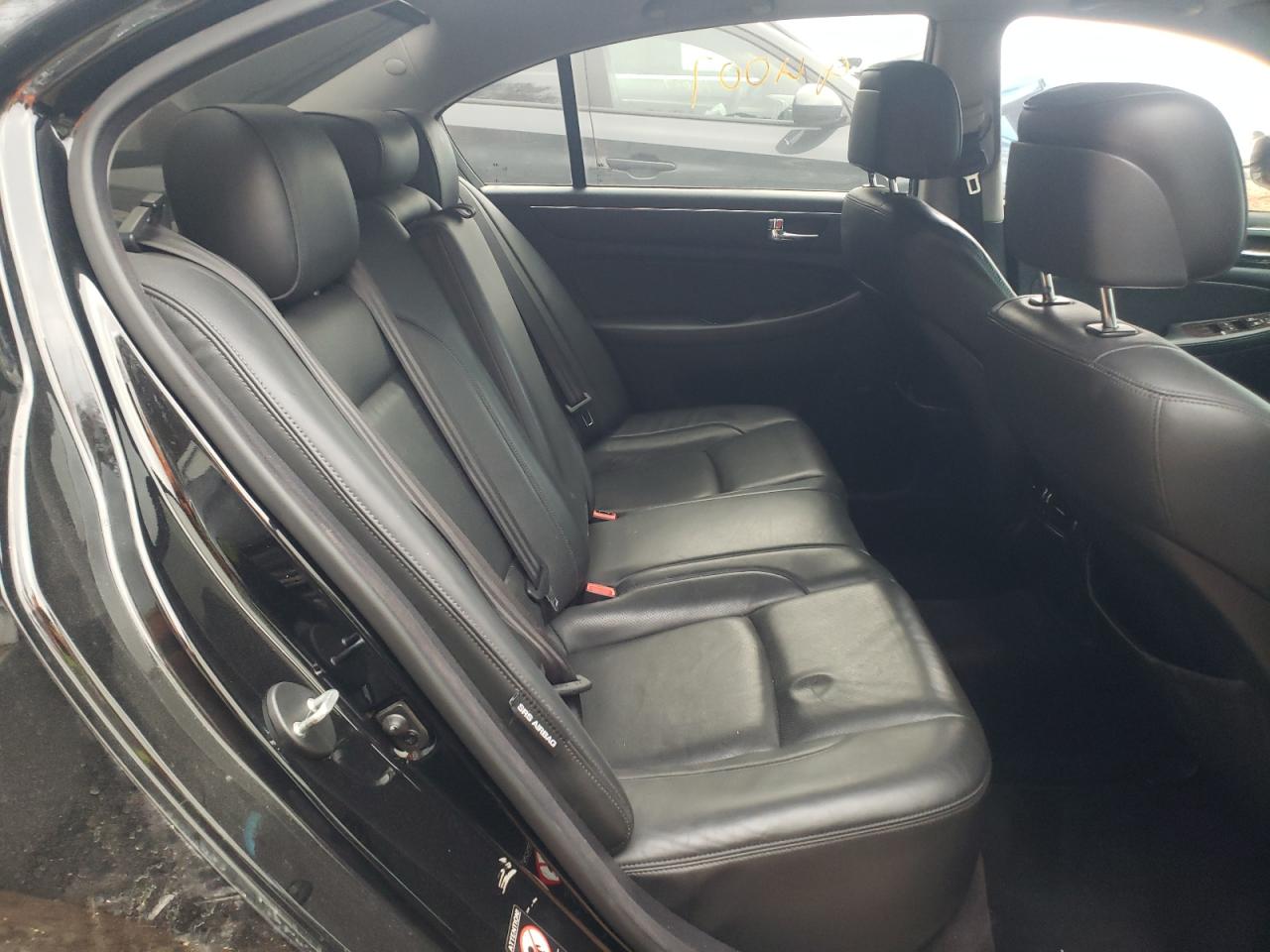 Photo 6 from auction – 2011 HYUNDAI GENESIS 4. with VIN KMHGC4DF5BU114370