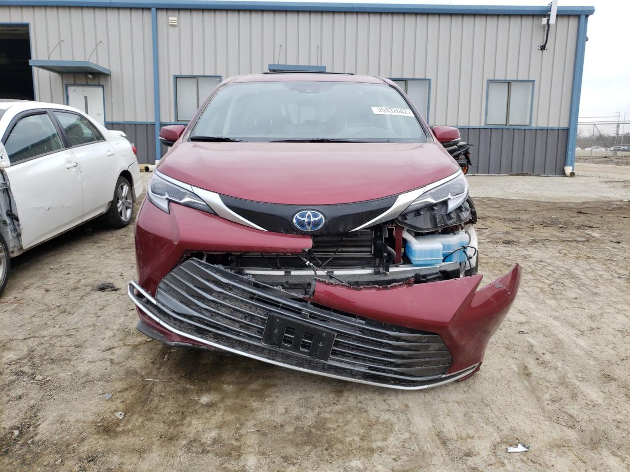 Photo 9 from auction – 2021 TOYOTA SIENNA LIM with VIN 5TDESKFC9MS006704