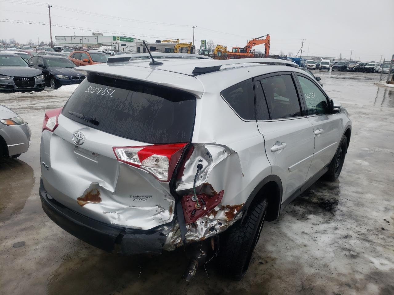 Photo 4 from auction – 2015 TOYOTA RAV4 LIMIT with VIN 2T3DFREV8FW230673