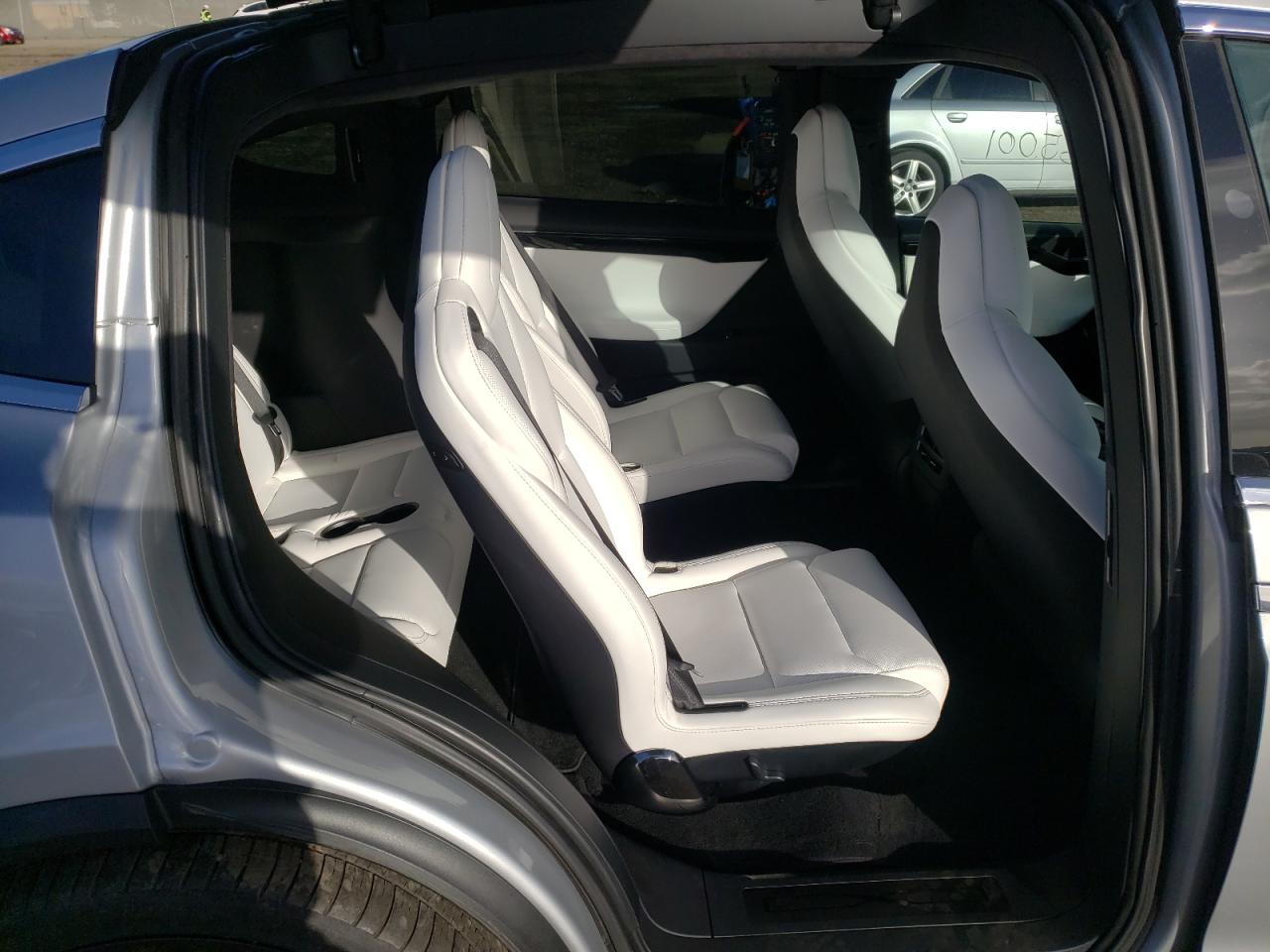 Photo 6 from auction – 2018 TESLA MODEL X with VIN 5YJXCBE47JF118644