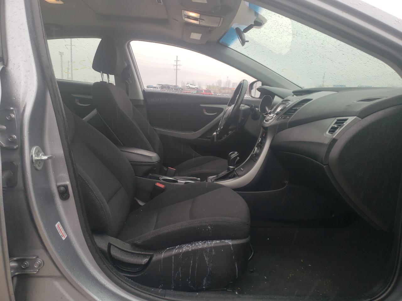 Photo 5 from auction – 2016 HYUNDAI ELANTRA SE with VIN 5NPDH4AE9GH762199