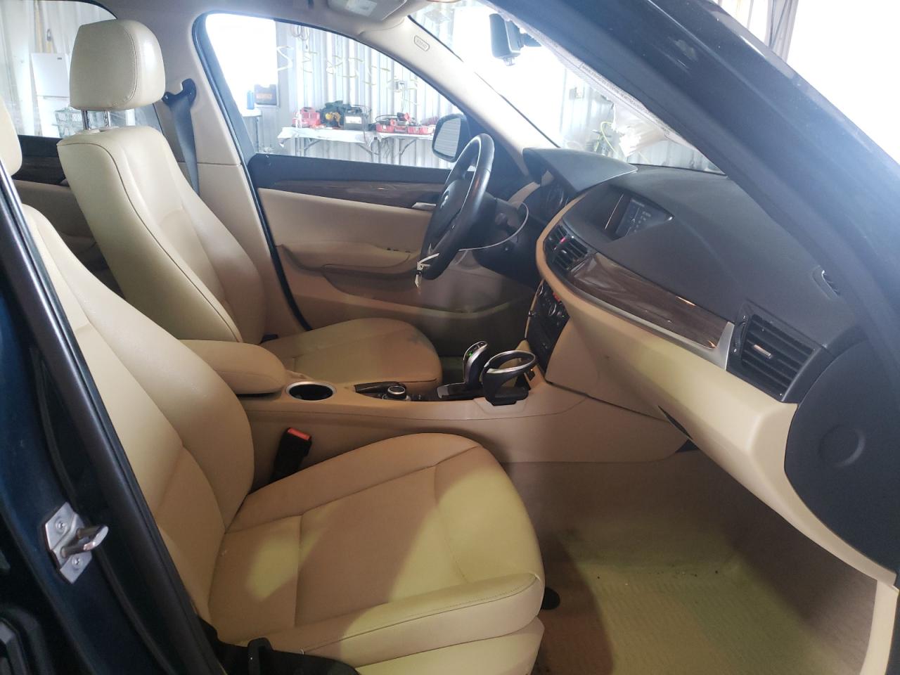 Photo 5 from auction – 2015 BMW X1 XDRIVE2 with VIN WBAVL1C56FVY34695