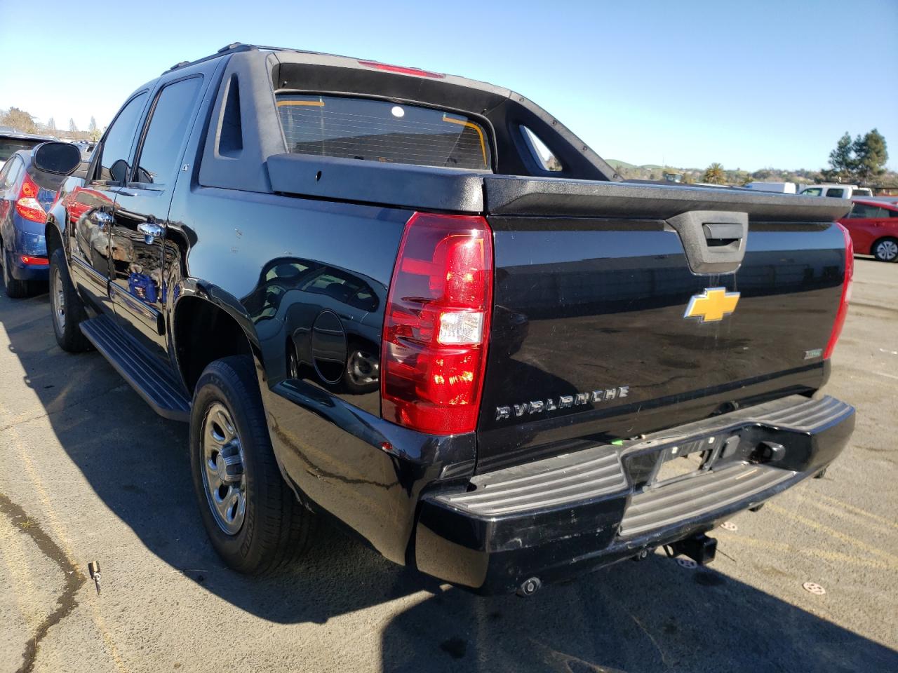 Photo 3 from auction – 2012 CHEVROLET AVALANCHE with VIN 3GNMCFE0XCG117385