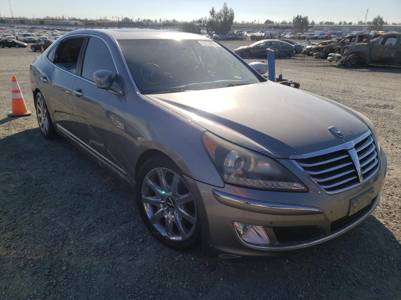 HYUNDAI EQUUS SIGN 2011 with VIN KMHGH4JFXBU042880 - Photo from auction