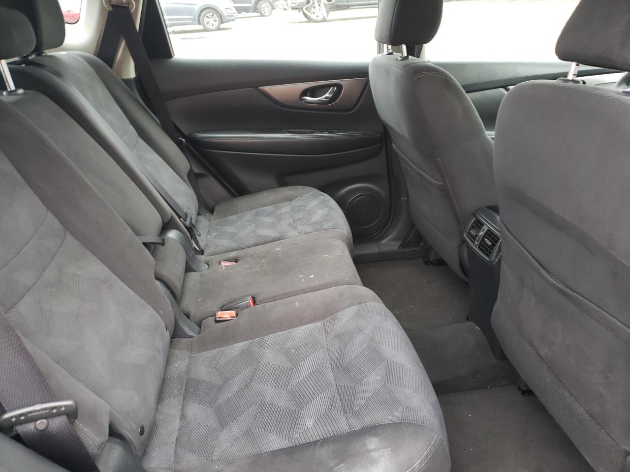 Photo 6 from auction – 2015 NISSAN ROGUE S with VIN KNMAT2MV3FP505771