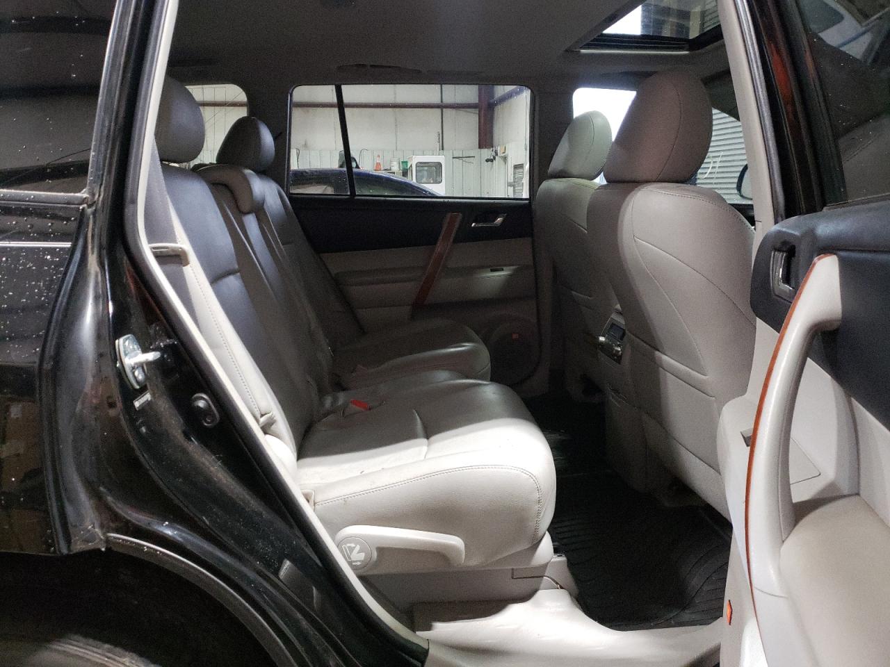Photo 6 from auction – 2010 TOYOTA HIGHLANDER with VIN 5TDYK3EHXAS018663