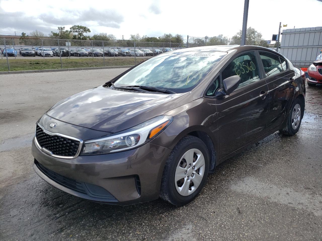 Photo 2 from auction – 2017 KIA FORTE LX with VIN 3KPFK4A72HE136558