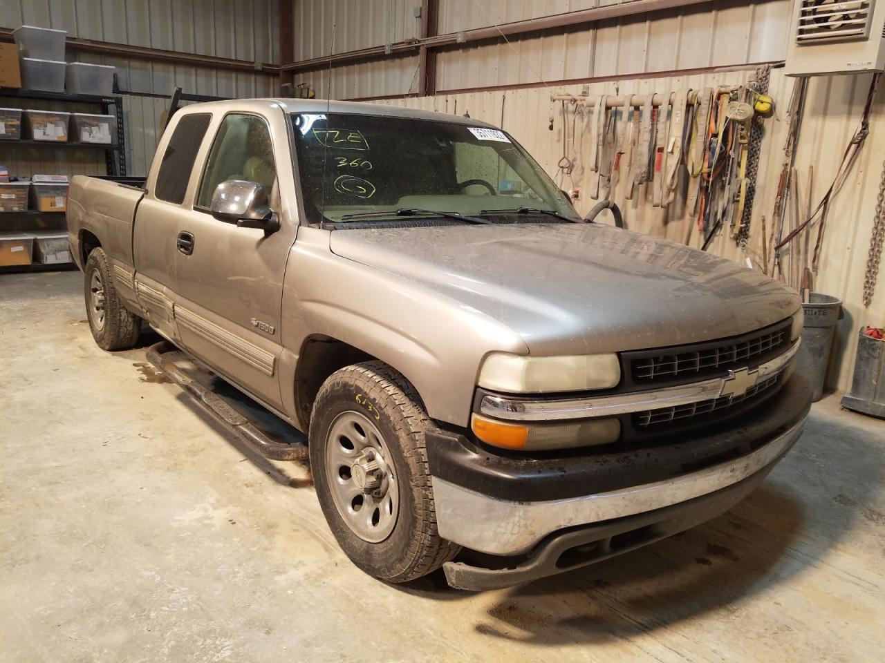 CHEVROLET SILVERADO 2002 with VIN 2GCEC19T321275319 - Photo from auction
