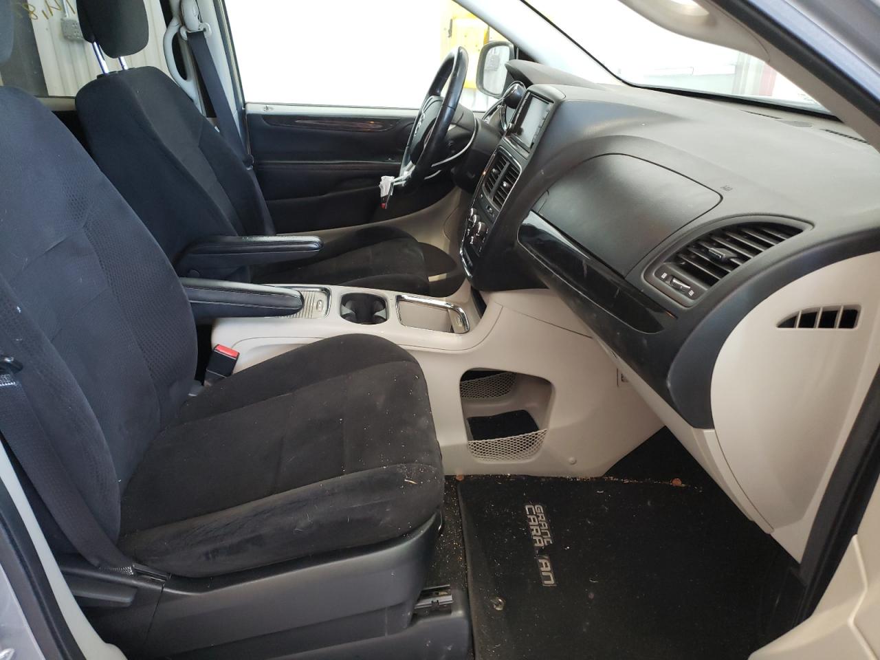 Photo 5 from auction – 2013 DODGE GRAND CARA with VIN 2C4RDGCG4DR747027