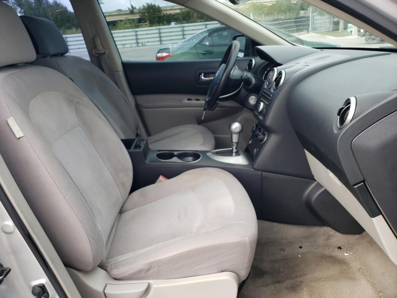 Photo 5 from auction – 2011 NISSAN ROGUE S with VIN JN8AS5MT8BW150667