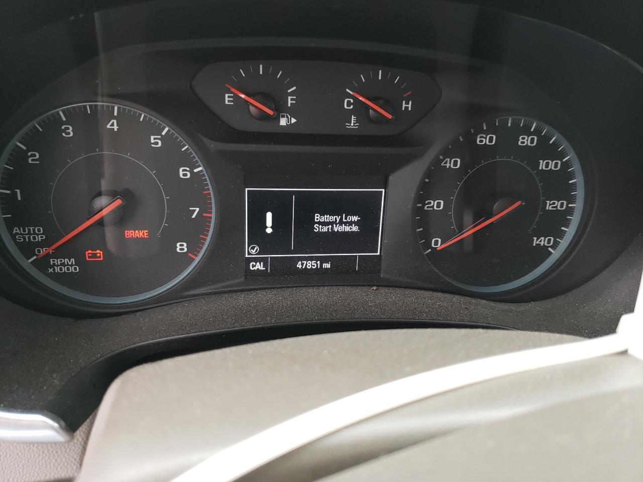 Photo 8 from auction – 2019 CHEVROLET MALIBU LT with VIN 1G1ZD5ST5KF153465