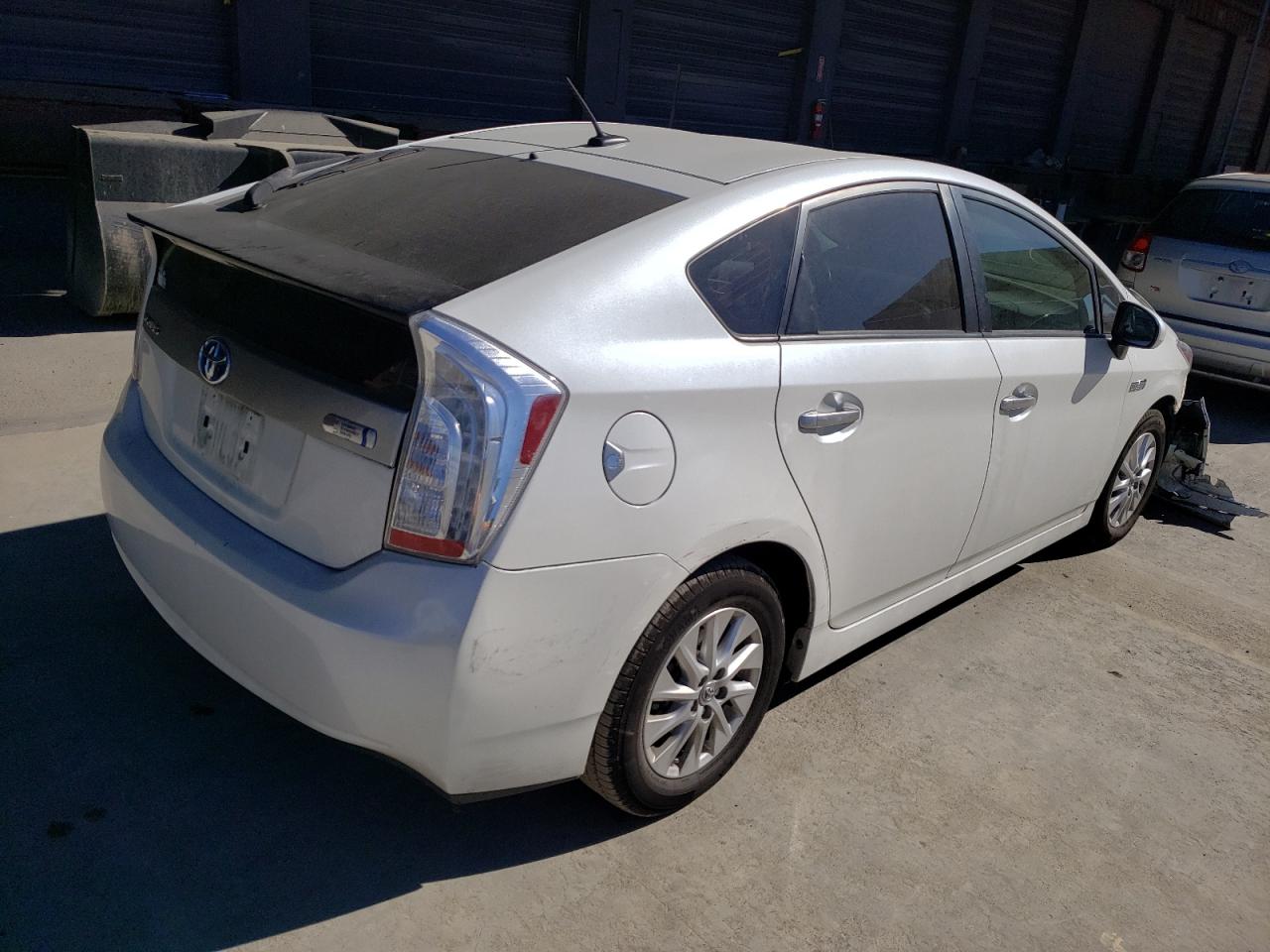 Photo 4 from auction – 2015 TOYOTA PRIUS PLUG with VIN JTDKN3DP8F3073207
