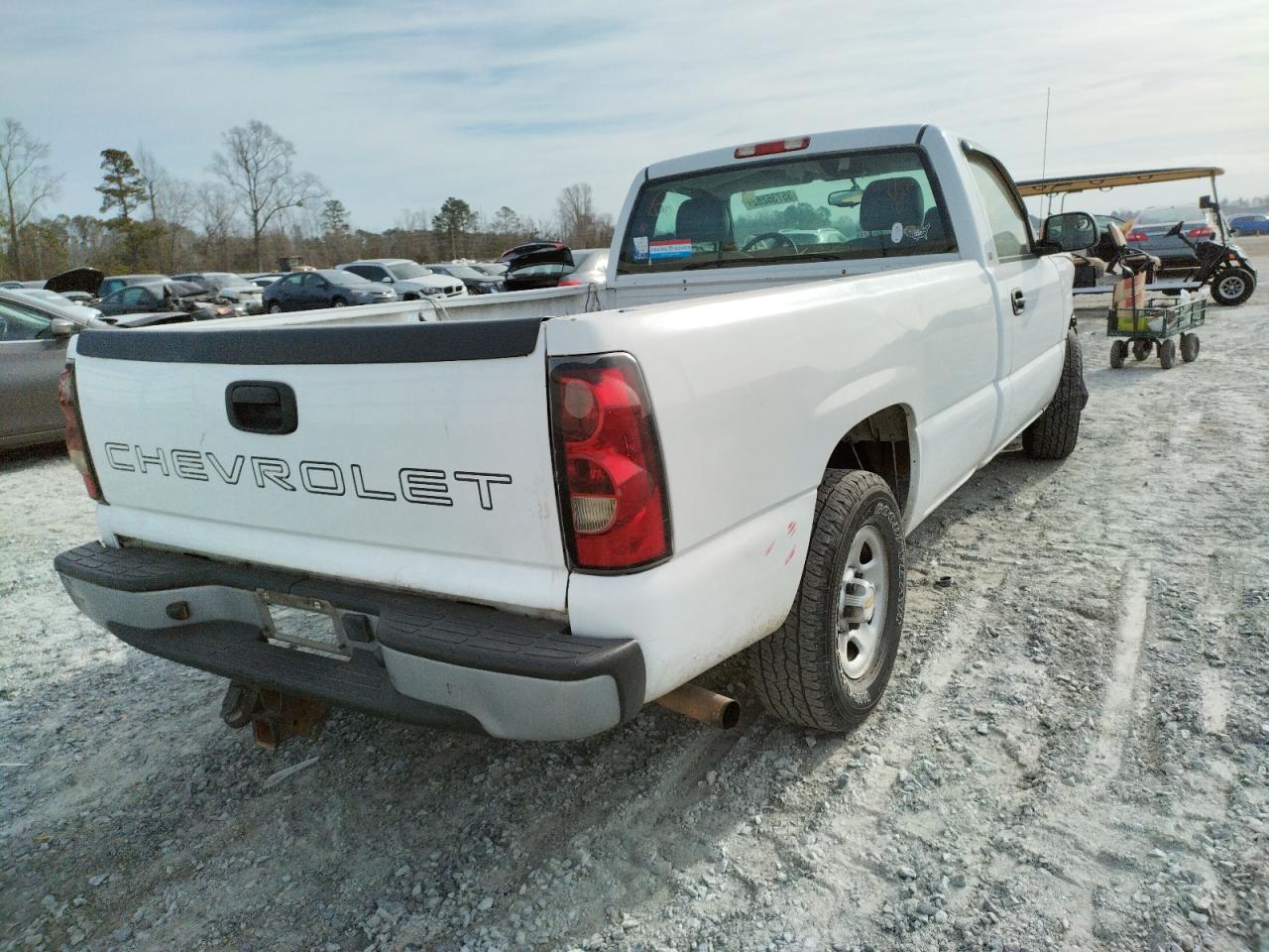 Фото 4 с аукциона – 2004 CHEVROLET SILVERADO с VIN 1GCEC14T64E216449