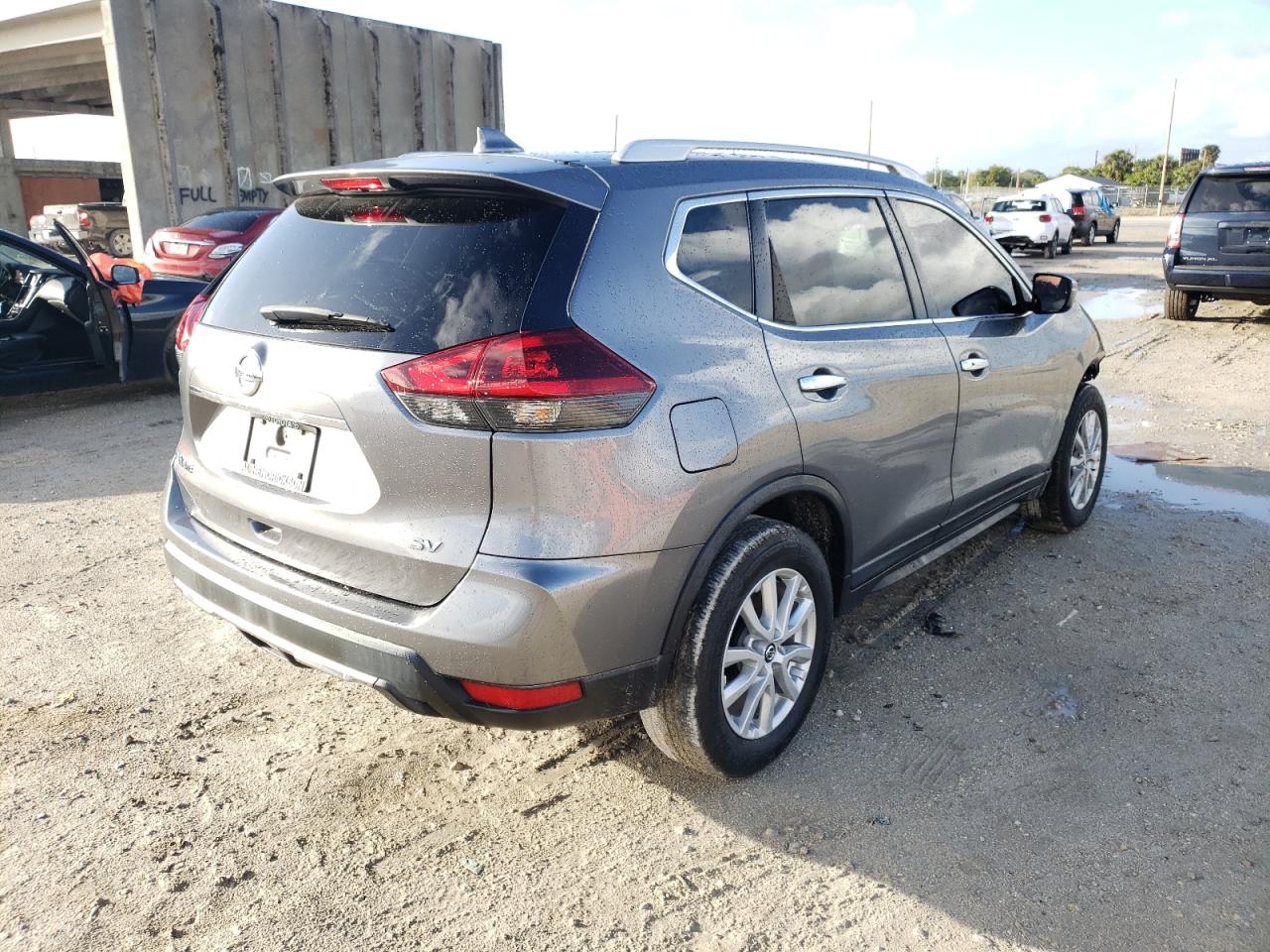 Photo 4 from auction – 2018 NISSAN ROGUE S with VIN KNMAT2MT7JP517803