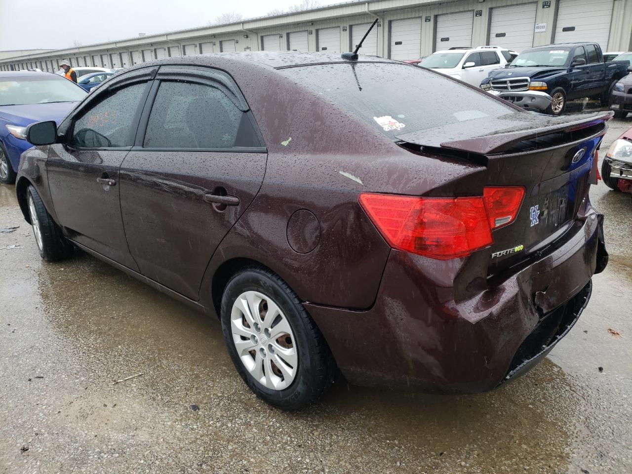 Foto 3 de la subasta – 2011 KIA FORTE EX con VIN KNAFU4A26B5464631