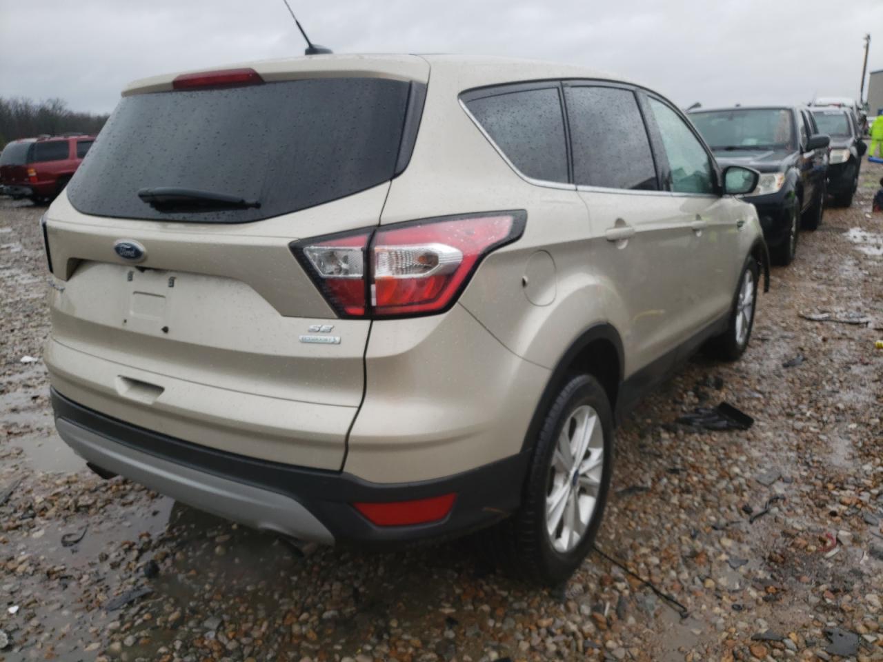 Photo 4 from auction – 2017 FORD ESCAPE SE with VIN 1FMCU0GD2HUE92587