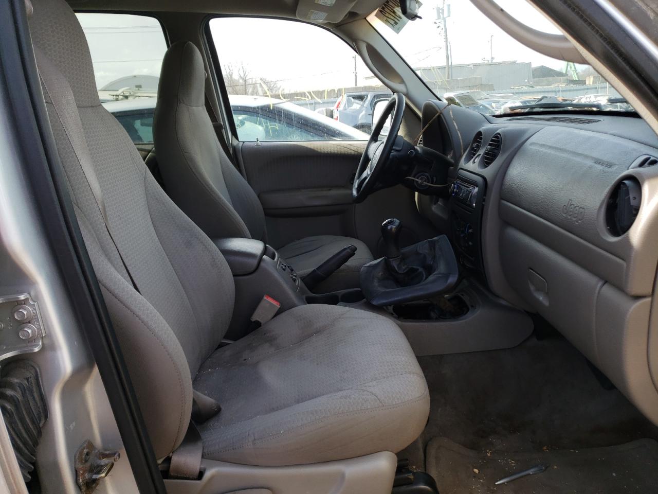 Photo 5 from auction – 2002 JEEP LIBERTY SP with VIN 1J4GK48K42W348559