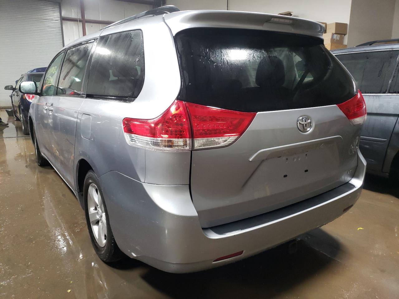 Photo 3 from auction – 2011 TOYOTA SIENNA LE with VIN 5TDKK3DC8BS002703