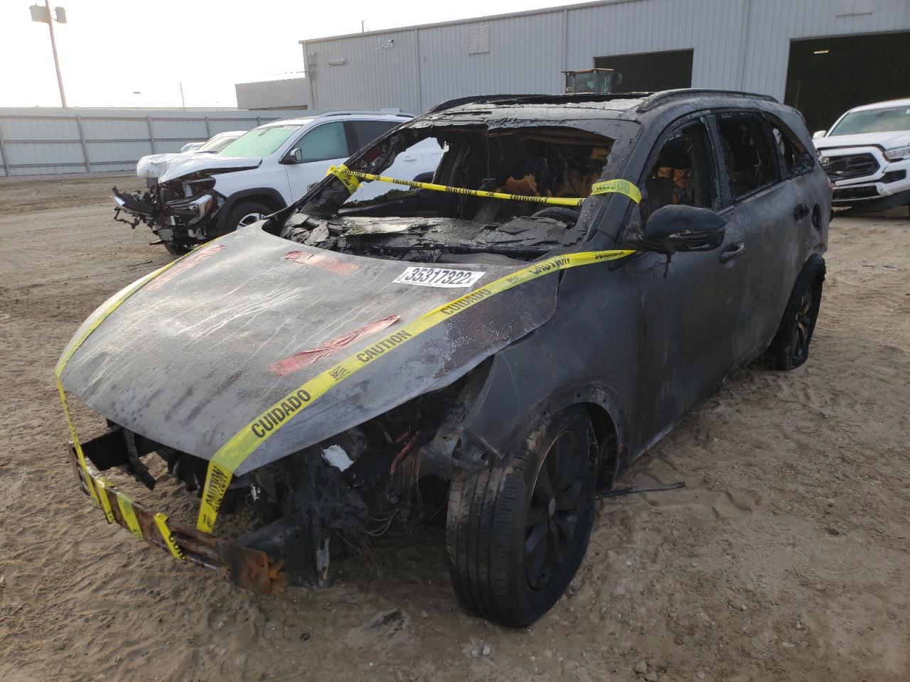 Photo 2 from auction – 2017 KIA SORENTO EX with VIN 5XYPH4A16HG241718