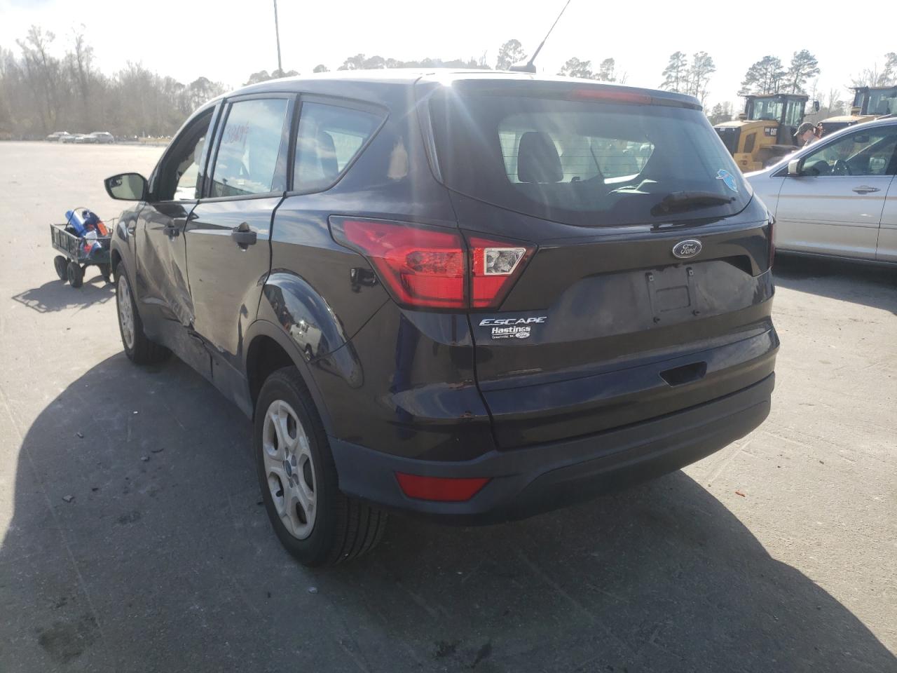 Photo 3 from auction – 2019 FORD ESCAPE S with VIN 1FMCU0F76KUB46142