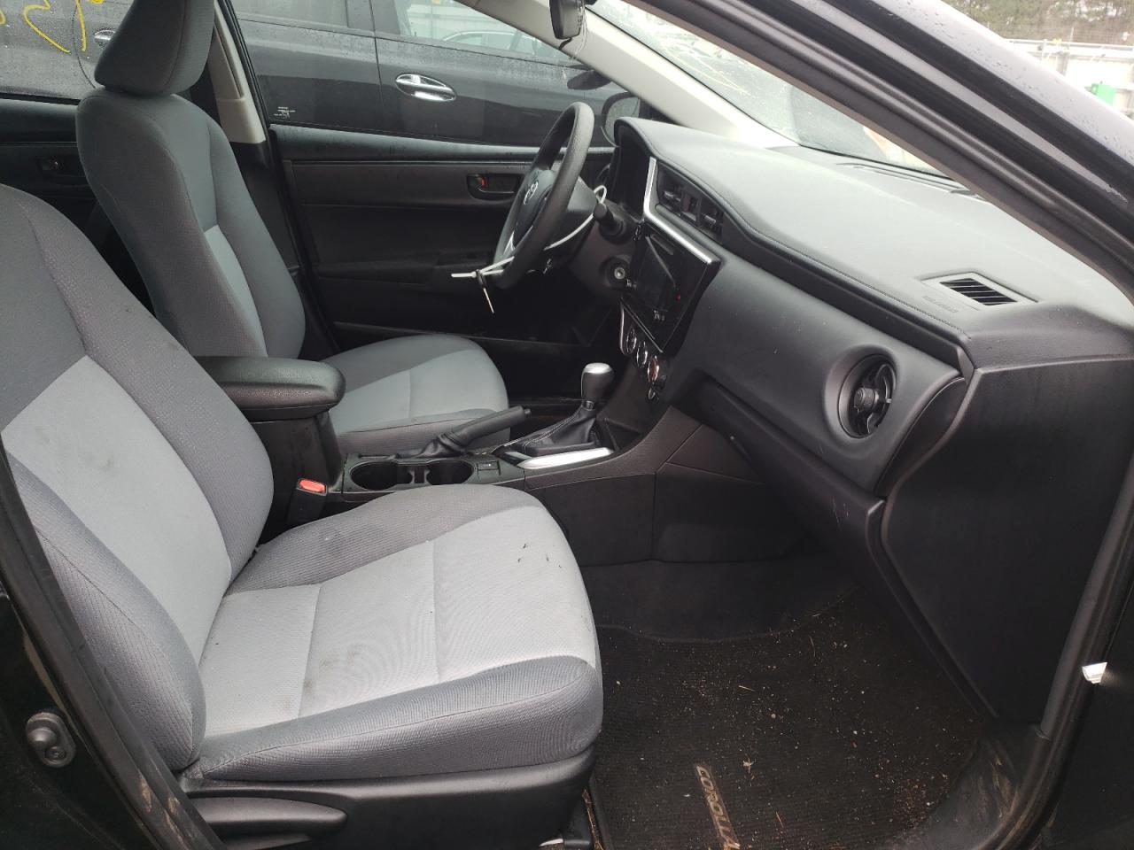 Photo 5 from auction – 2018 TOYOTA COROLLA L with VIN 5YFBURHE8JP841900