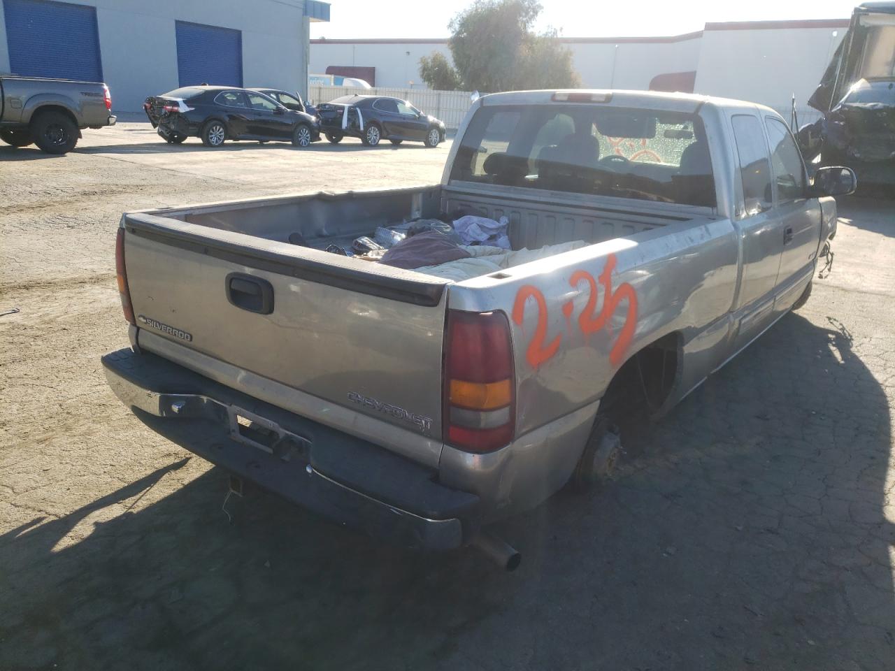 Photo 4 from auction – 2001 CHEVROLET SILVERADO with VIN 2GCEC19T411116825