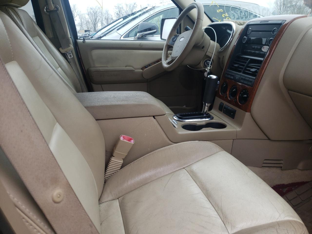 Photo 5 from auction – 2010 FORD EXPLORER E with VIN 1FMEU6EE1AUA34116