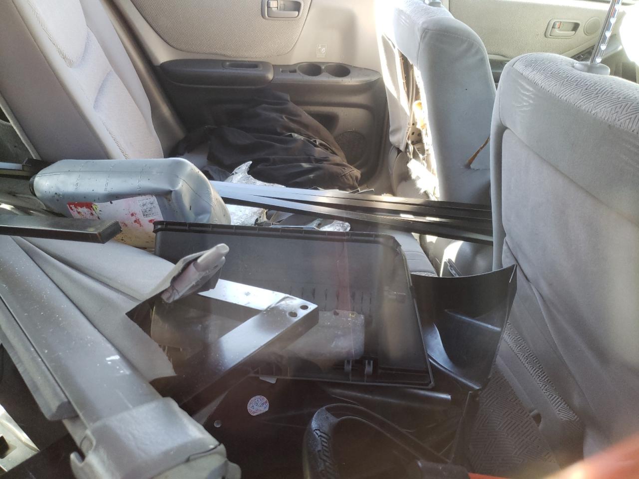 Photo 6 from auction – 2002 TOYOTA HIGHLANDER with VIN JTEGF21A020050766