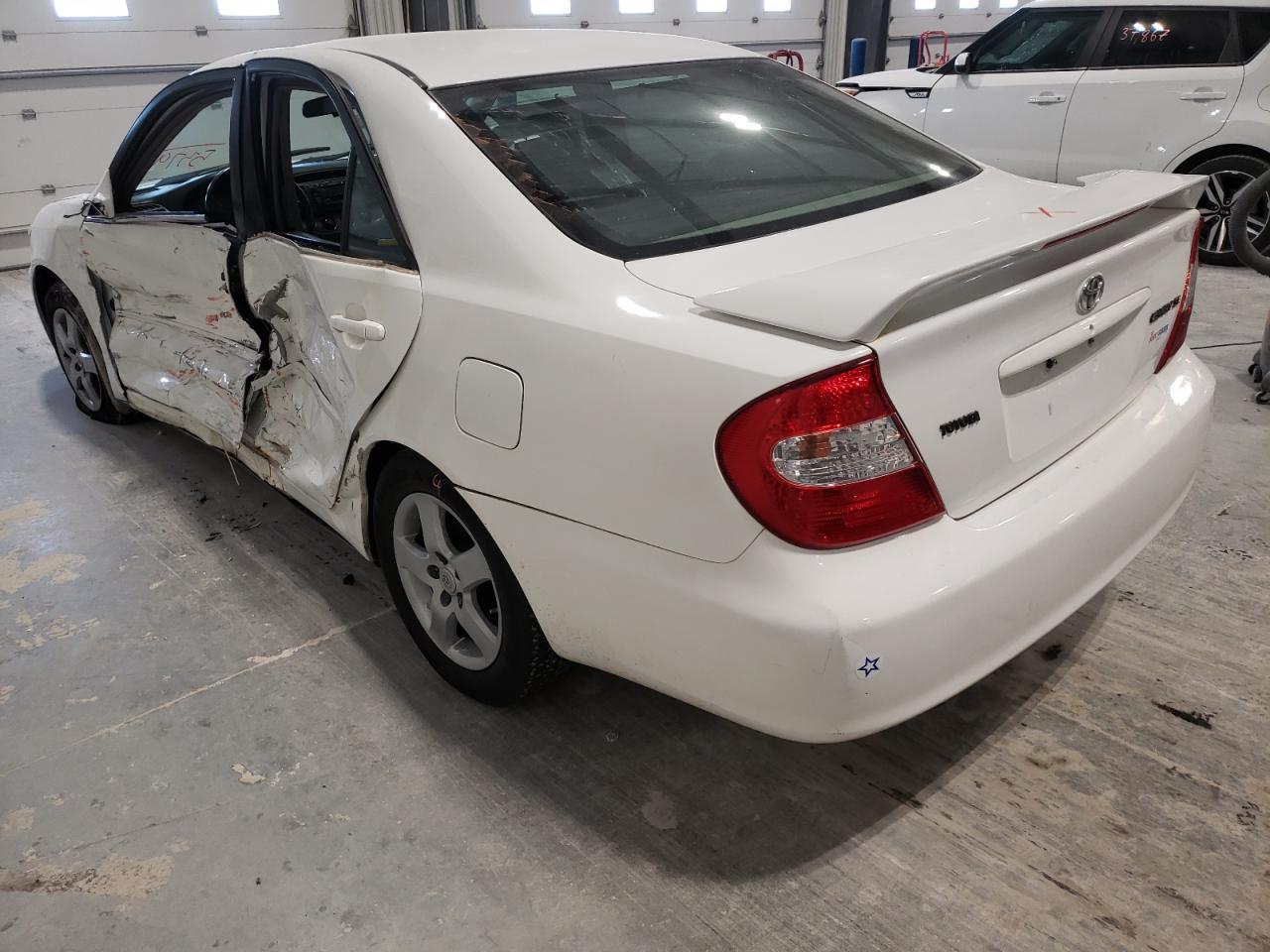 Photo 3 from auction – 2002 TOYOTA CAMRY LE with VIN 4T1BE32K82U505379