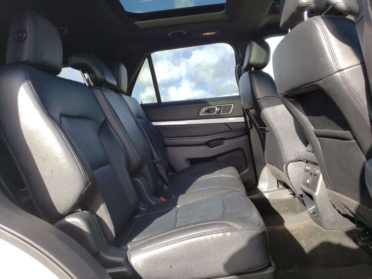 Photo 6 from auction – 2017 FORD EXPLORER X with VIN 1FM5K8D82HGB25949